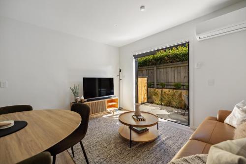 Skippers Retreat Queenstown - with parking - image 5