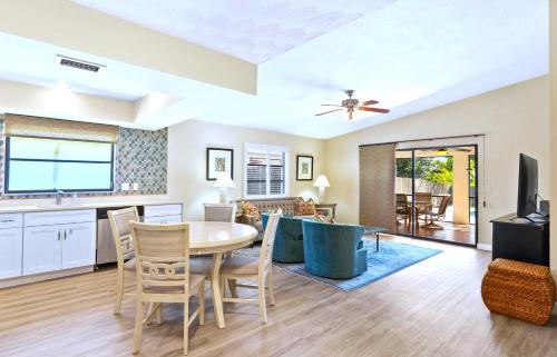Avanti Vacation Rental - image 38