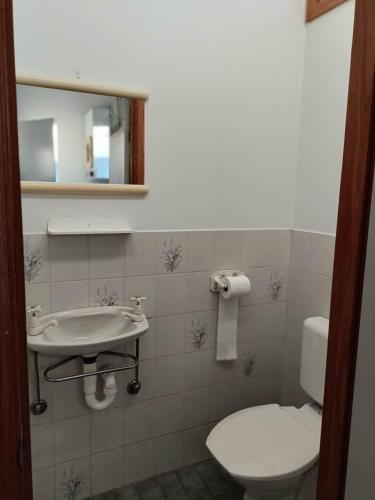 Fully furnished aircon room ready to move in 5min to train station in Dél-kelet
