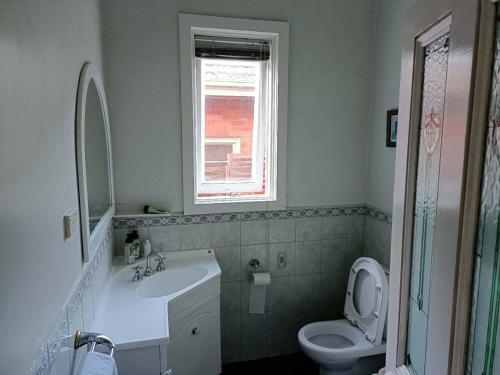 Fully furnished aircon room ready to move in 5min to train station in Dél-kelet