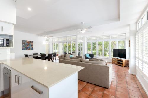 Balboa Apartments 4