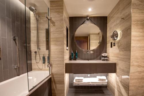 room detail thumbnail 2