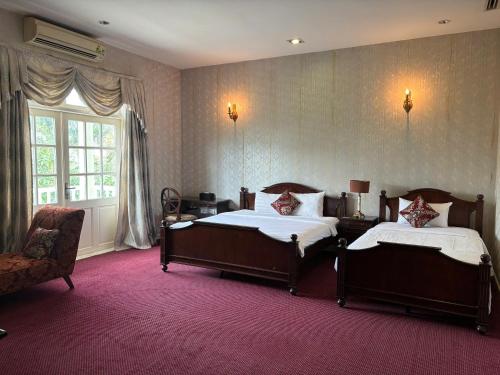 room detail thumbnail 1