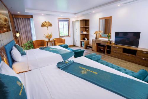 Exterior view of Crysstall Halong Boutique Hotel