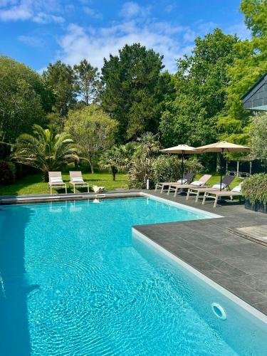 House With Private Pool And Spa In Carnac