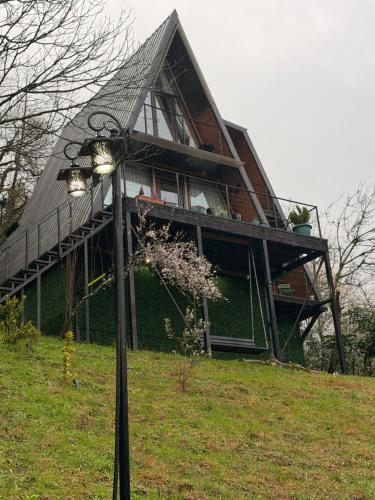 3 bedrooms, 6 beds
