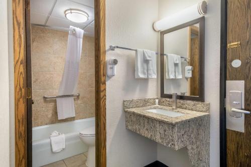 Days Inn by Wyndham International Falls - image 29