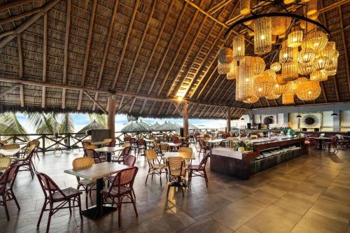 Restaurant, Decameron Isla Coral Guayabitos, Ramada All-Inclusive Resort in Rincon De Guayabitos