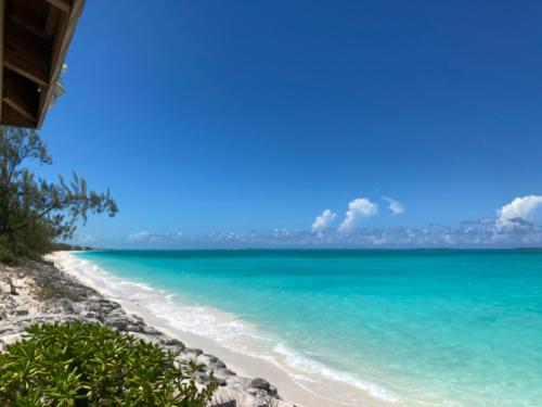 exuma tar bay luxury private beach front – khách sạn tại Xa lộ Queen's Highway