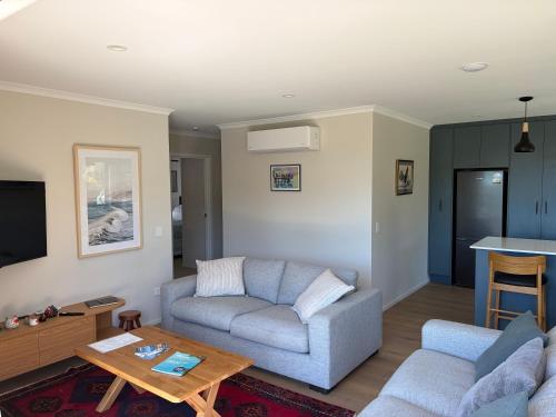 The Cottage at 105 in Redwood Valley