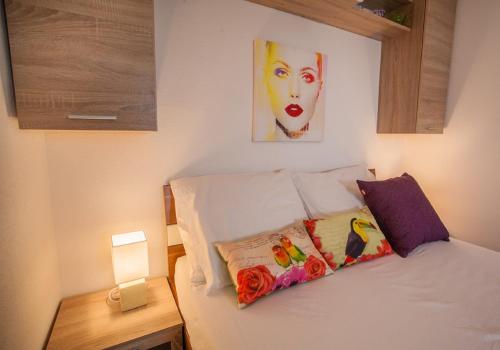  Honey Apartments, Unterkunft in Cres