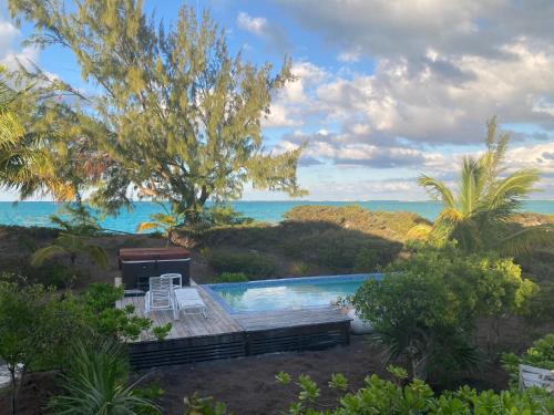 exuma tar bay luxury private beach front in Džordžtauna