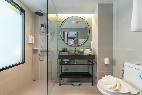 room detail thumbnail 2