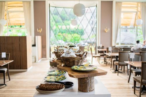 Restaurant, Hotel Vejlefjord in Stouby