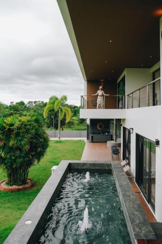 Porsampao Luxury Villa in Na Yong
