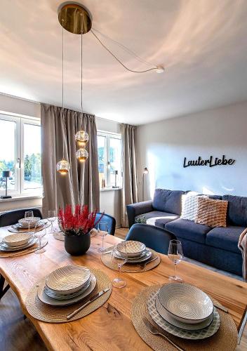Istaba viesiem, LauterLiebe Stilvolles Apartment I zentral I Bergblick & Einkauf vor der Tür I Stellplatz (LauterLiebe Stilvolles Apartment I zentral I Bergblick & Einkauf vor der Tur I Stellplatz) in Lauter-Bernsbach