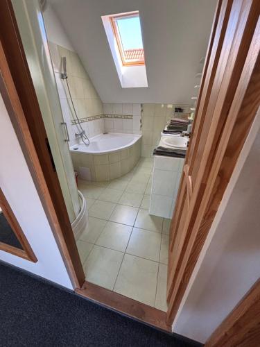 Bathroom, Pioppo Apartman in Tiszavasvári