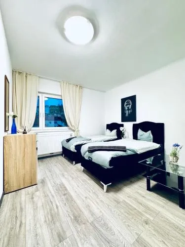 2-Bedroom Apartment with 1 Living Room Steps from Central Area in Klosterneuburg, Österreich