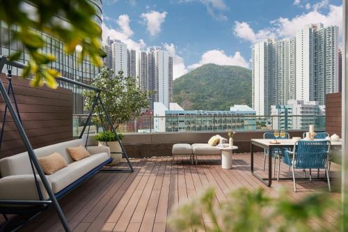 Dotări, The Royal Garden Kowloon East in Tseung Kwan O