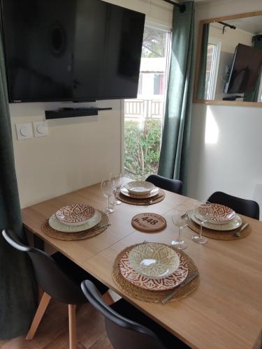 Bungalow 448 camping Lac des Rêves - Camping - Lattes