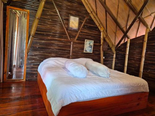Villa Bambu Juma & Bakal in Merek