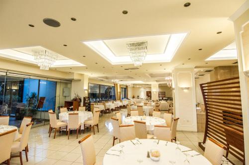 Ресторан, Nefeli Hotel in Александруполіс