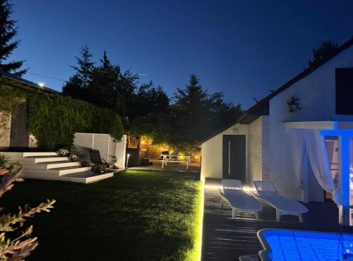 Domek wakacyjny z podgrzewanym basenem i jacuzzi pod gwiazdami, Studnica, Ińsko, "THerapeutica" (Domek wakacyjny z podgrzewanym basenem i jacuzzi pod gwiazdami, Studnica, Insko, "THerapeutica") in Kanice