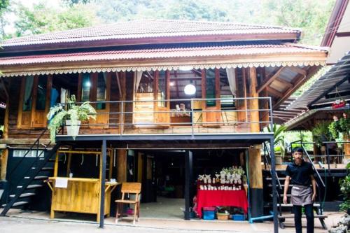 Baan Kao Kod in Lan Saka