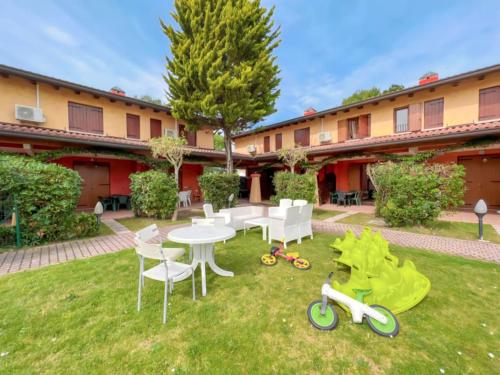 Garden-front house in Bibione