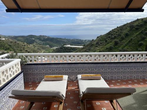 El Cocodrilo - Sea View Heated Pool - 10 min to beach - image 3