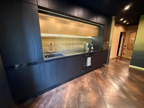 BRIVIBAS RESIDENCE - SUNSET, free PRIVATE parking, free WIFI, self check-in, Riga (photo 5)