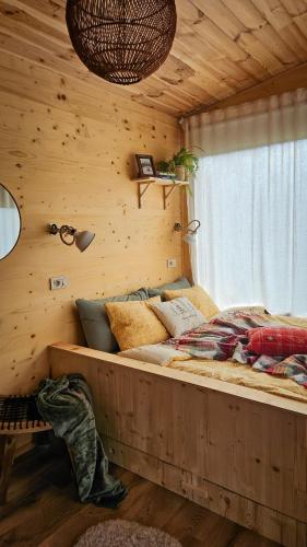 Retezat83 Sunshine tiny home , adults only in Riu De Mori