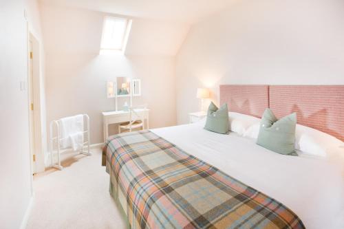 Ayrshire Cottage in Daviot