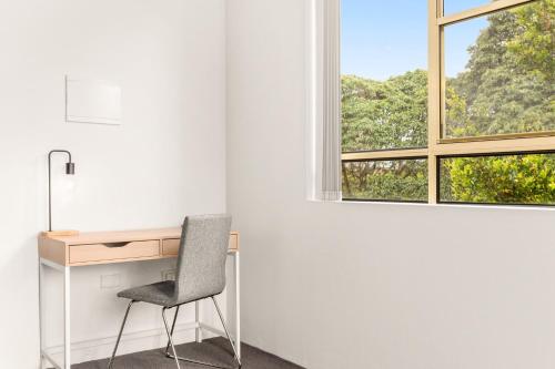 Pristine 2-Bed Near Marrickville Village - image 11