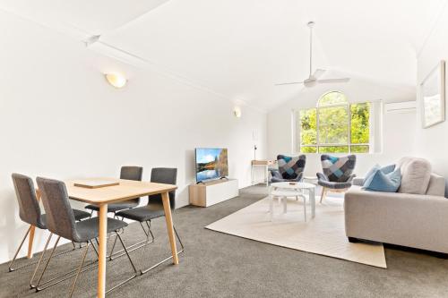 Pristine 2-Bed Near Marrickville Village - image 10