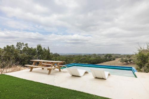 Spring Break | Hot Tub, Pool, Farm Stay – khách sạn tại Bulverde
