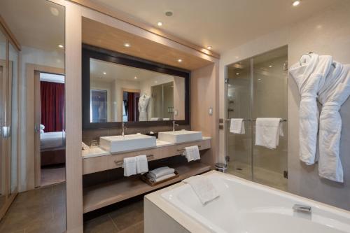 room detail thumbnail 2