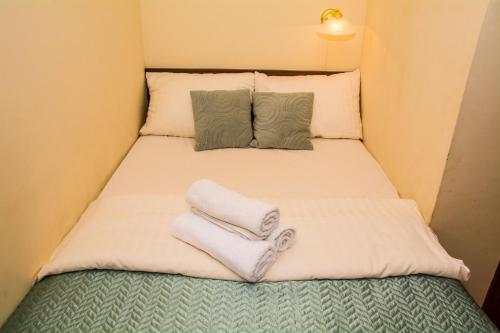 Double or Twin Room image 4