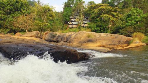 Moselberg Riverside Cottages Munnar