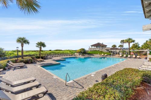 2 Bedroom Condo at Ocean Creek Resort - 7 Pools, Hot Tub, Beach Shuttle, Myrtle Beach