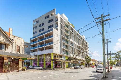 สเปเชียส 2-เบด วิธ ทู บัลโคนีส์ วิธ ซิตี้ วิวส์ (Spacious 2-Bed with Two Balconies with City Views) in อเล็กซานเดรีย