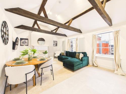 NEW Artisan Apartment by Signature Stays - Modern - Spacious - Parking - image 3
