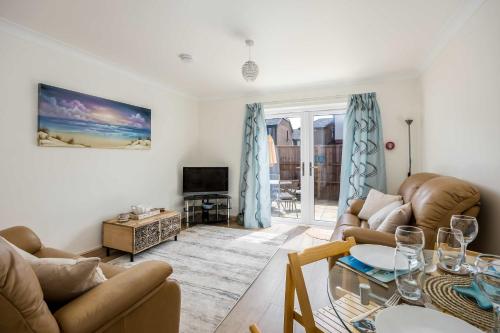 Sea Cloud - 2-bedroom House with Courtyard Garden, Poole (zdjęcie 2)