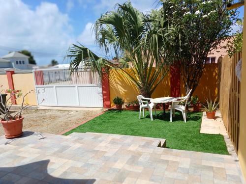 Sunny Isle Apartment in Savaneta