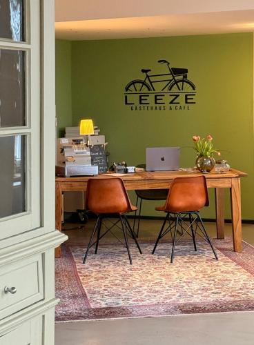 . Gästehaus & Café Leeze