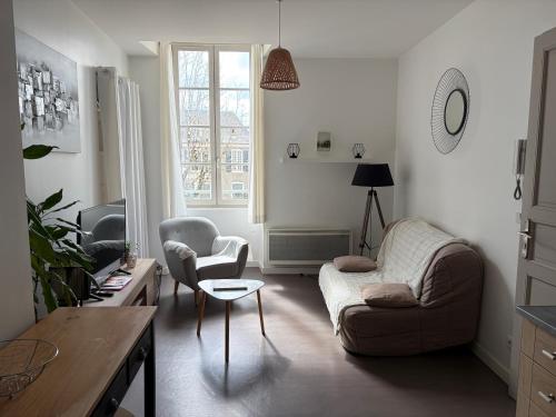 . centre Pau proche Chateau et gare 33 m2