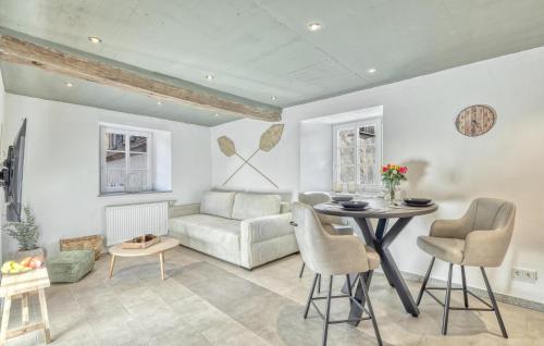 Cozy Apartment In Irrhausen With Wifi in Irrhausen, Deutschland