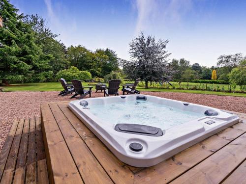 Iekārtas, 6 Bed in Perth oc-96289 in Bankfuta