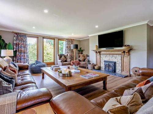 Iekārtas, 6 Bed in Perth oc-96289 in Bankfuta