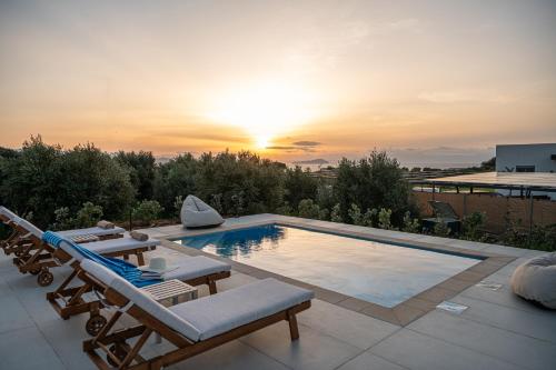Tyto Villa - Private Pool & Sea View – khách sạn tại Akrotiri